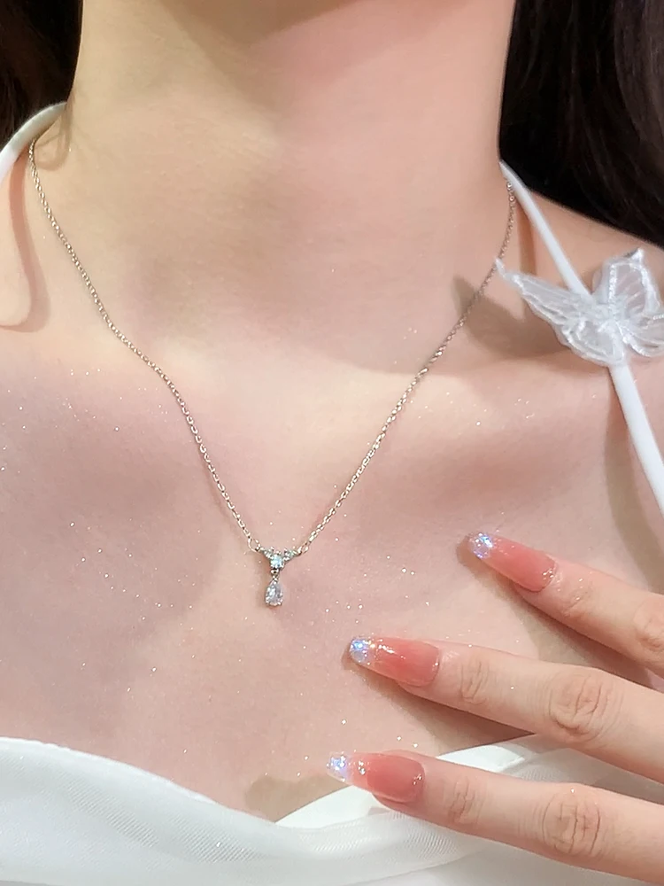 

Light luxury niche zircon water droplet collarbone chain