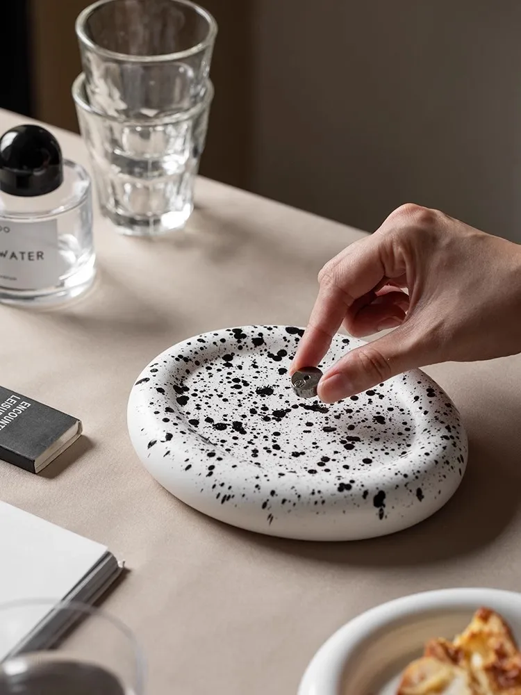 Modern Minimalist style Artistic Decoration Aromatherapy Tray Round Shape Ceramic Material Splash Ink Bathroom Soap Tray 14x17cm