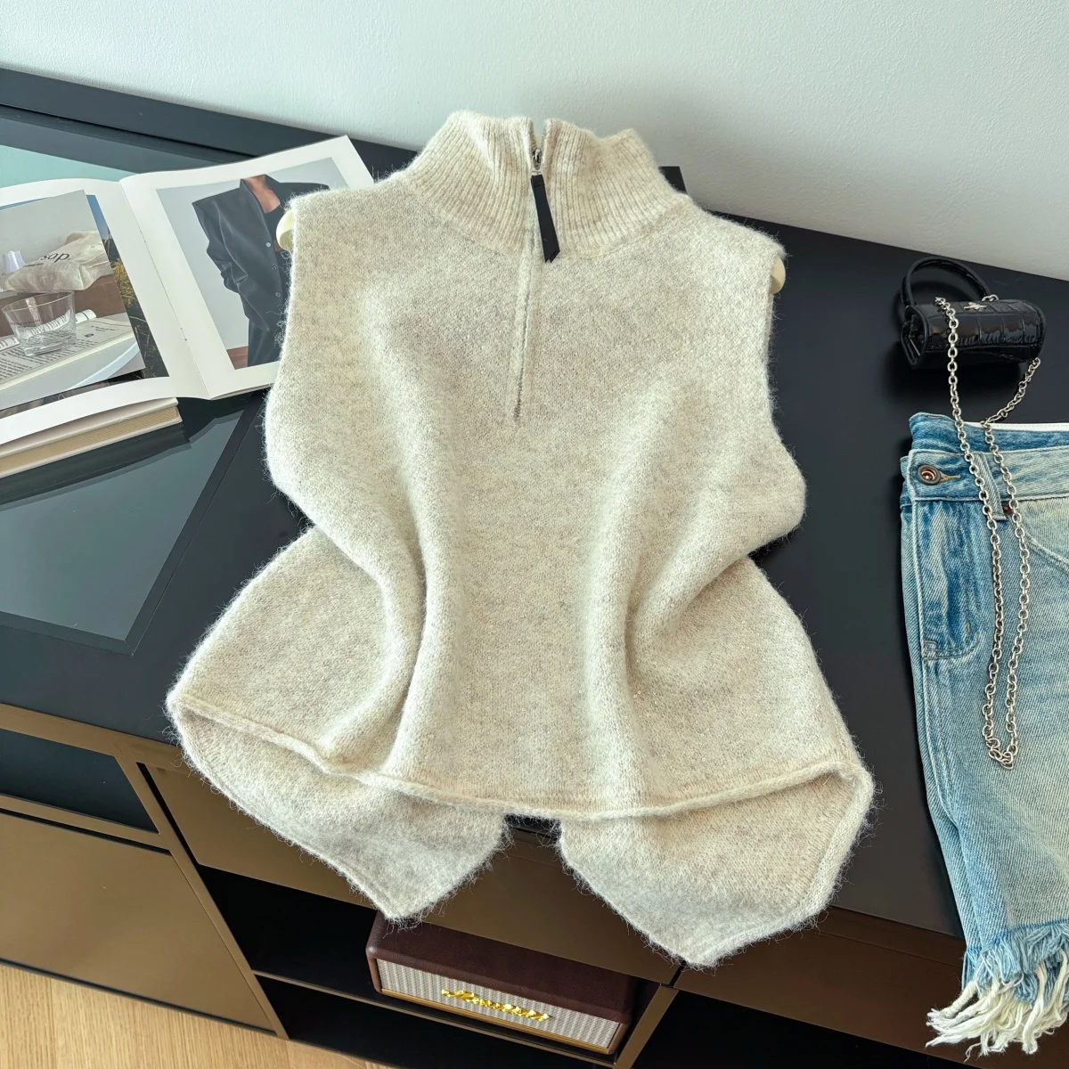 

Thiened Knitted Women's Vest 2025 New Winter Faion Stand Collar Design Sense Open Split Layering Underwear Zipper Sle