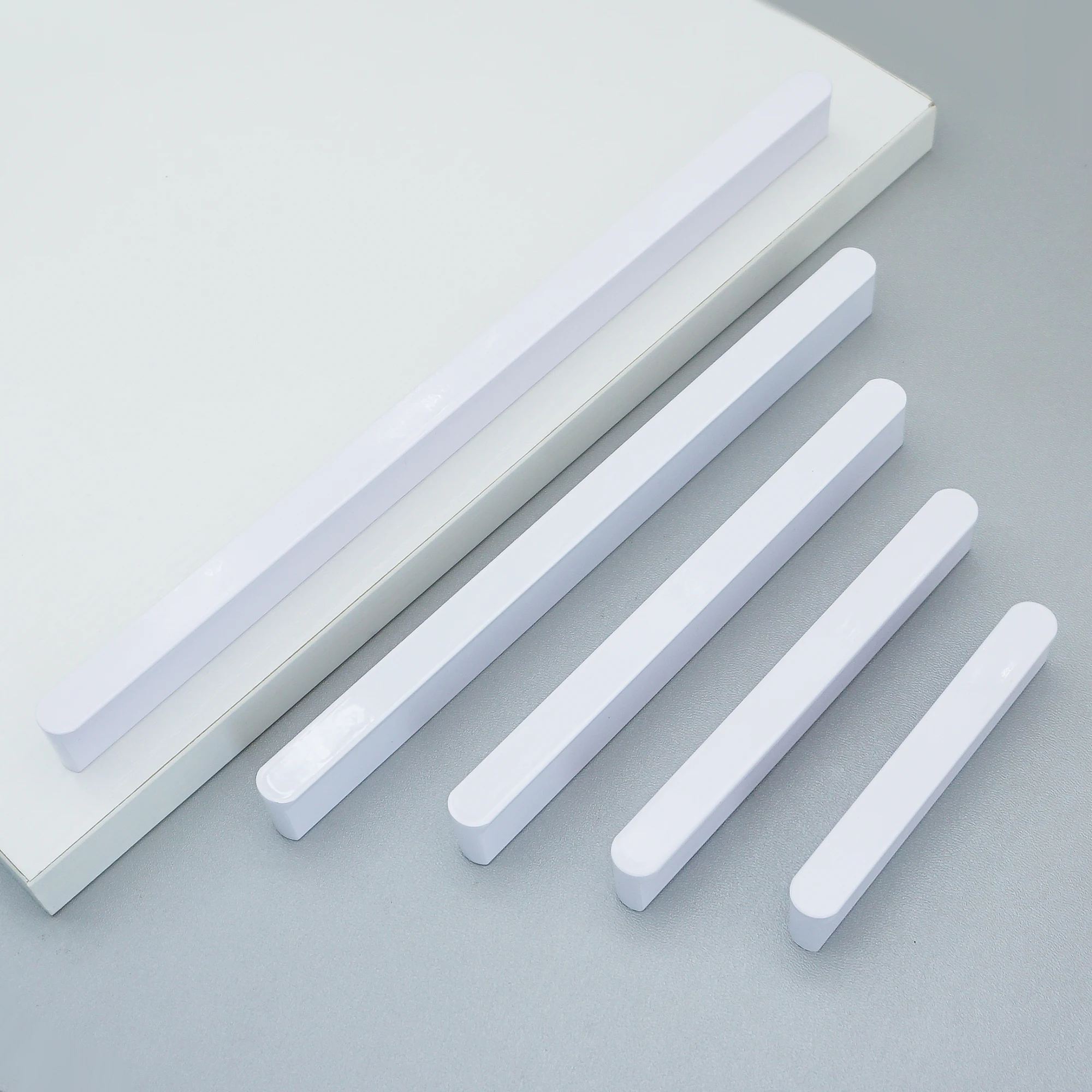 Modern Simple Cabinet Handles White Wardrobe Pulls Kitchen Cupboard Door Handles Zinc Alloy Furniture Accessories 192mm 1 piece
