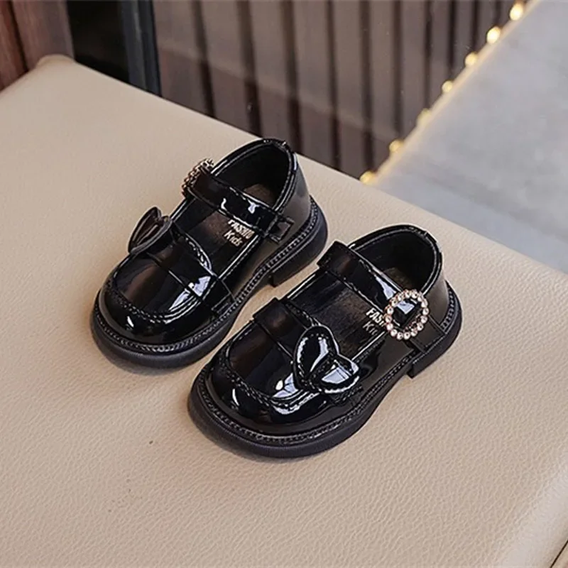 أحذية مسطحة للفتيات من الكريستال أحذية جلدية للأطفال الصغار أحذية غير رسمية مضادة للانزلاق أحذية فردية للأطفال الرضع مشوا لأول مرة