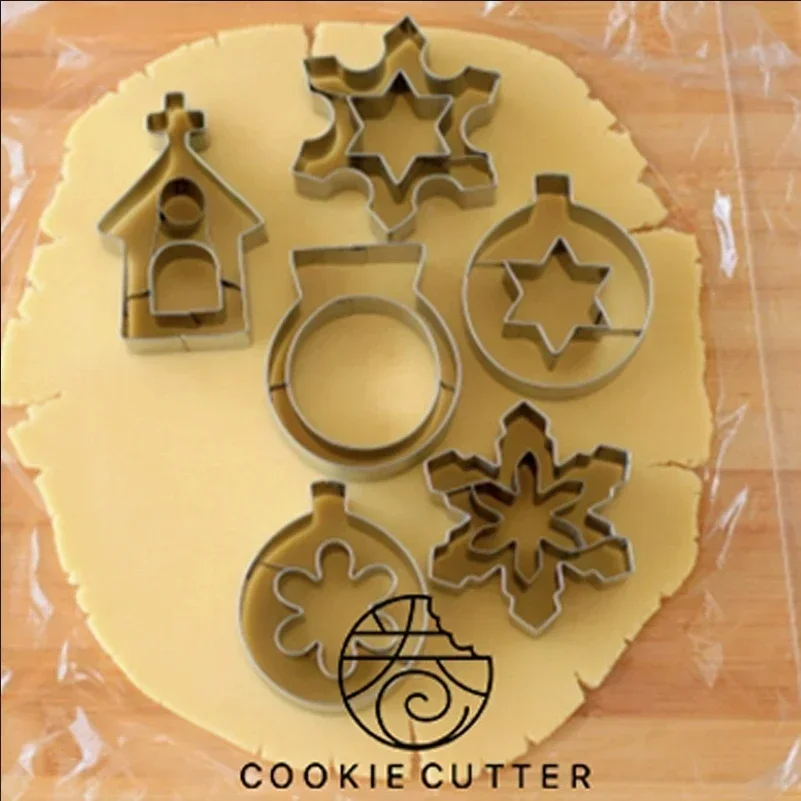 6Pcs/Set Christmas Day Crystal Ball Cookie Cutter Mold Snowflake House Biscuit Stamp Fondant Cake Icing Cookie DIY Baking Tools