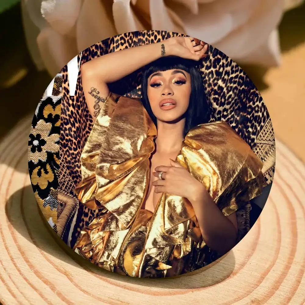 المغني C-كاردي B شارات 32/44/58 مللي متر دبابيس الكرتون المستديرة دبابيس اليدوية لحقيبة الظهر مجوهرات اكسسوارات هدايا شارة الإبداعية