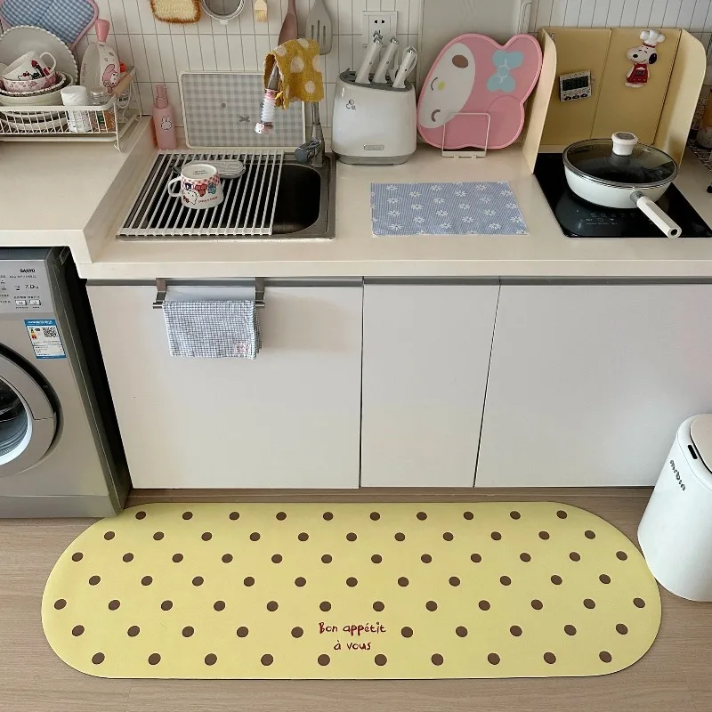 Polka dot kitchen floor mat, water and oil absorbent, non-slip, no-wash, stain-resistant, corner diatom mud floor mat.