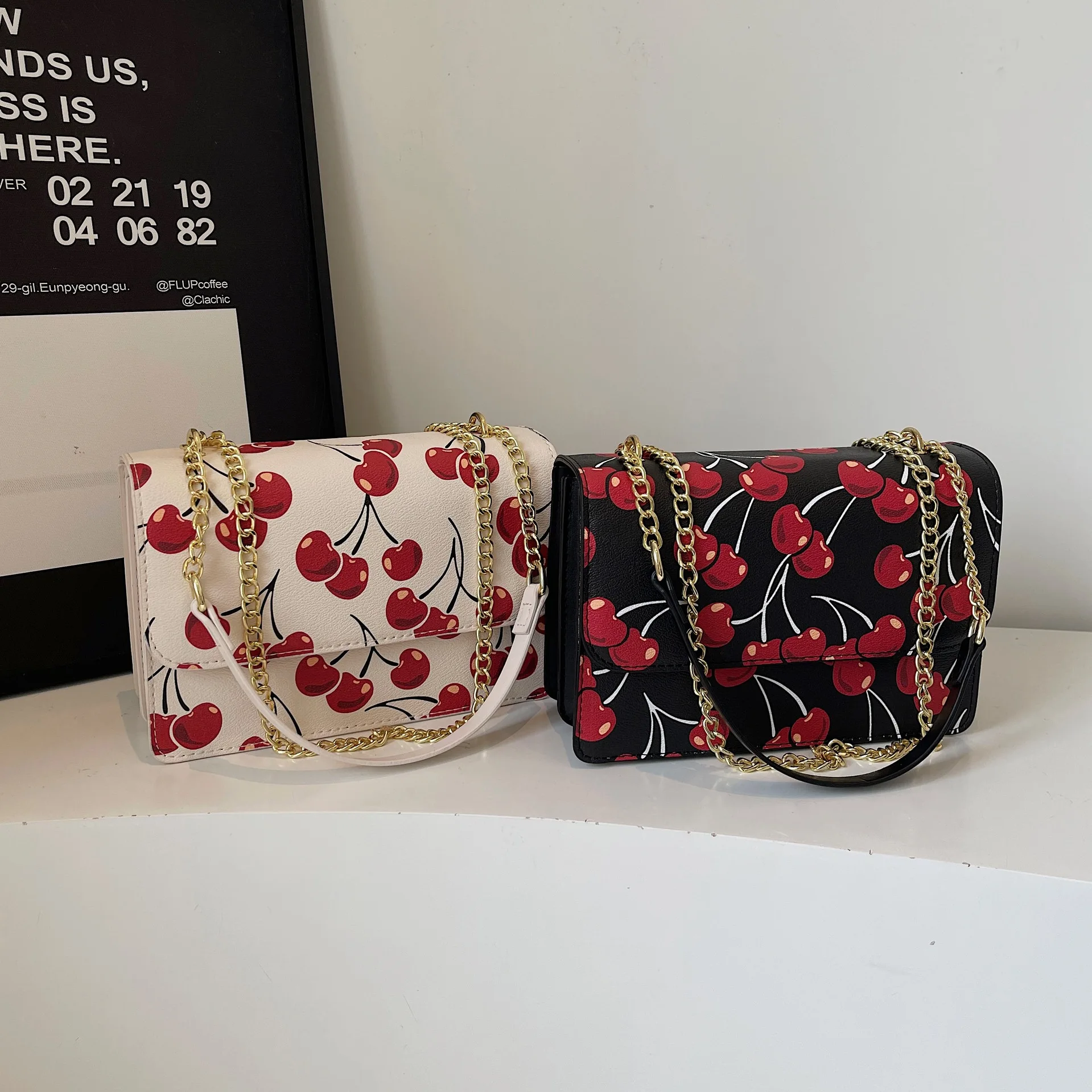 

Квадратная нишевая сумка 2025 года, минималистичная женская сумка через плечо, повседневная сумка через плечо, универсальная сумка «день-ночь», текстурированная сумка-слинг