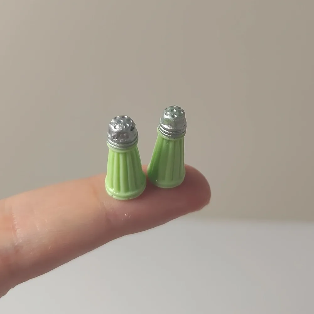 2PCS Simulation Mini Spice Bottle - Doll House Creative Model - Shooting Scene Props