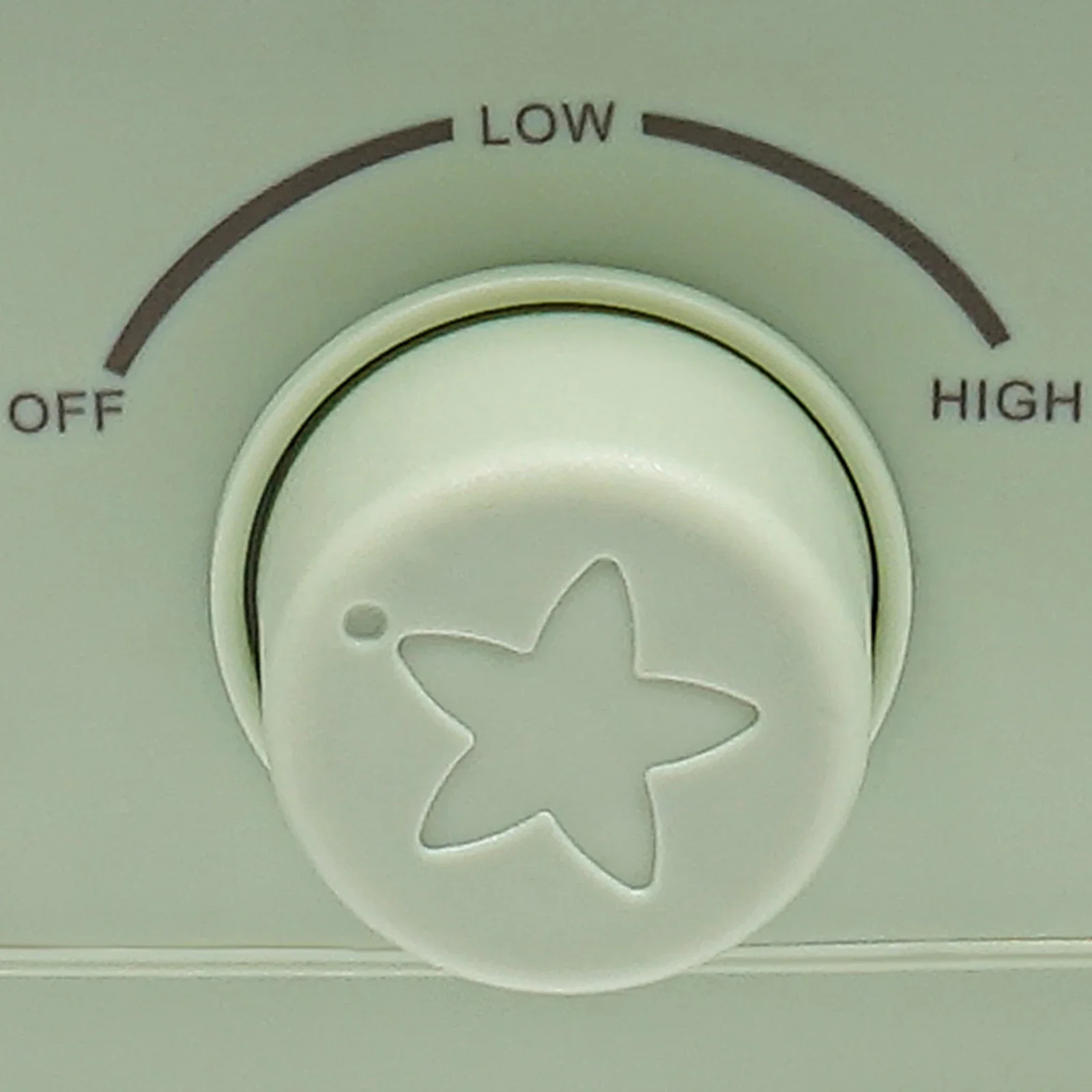 グリル付き電気鍋 – 蒸し、グリル、家族の集まりに最適な2-in-1多用途鍋