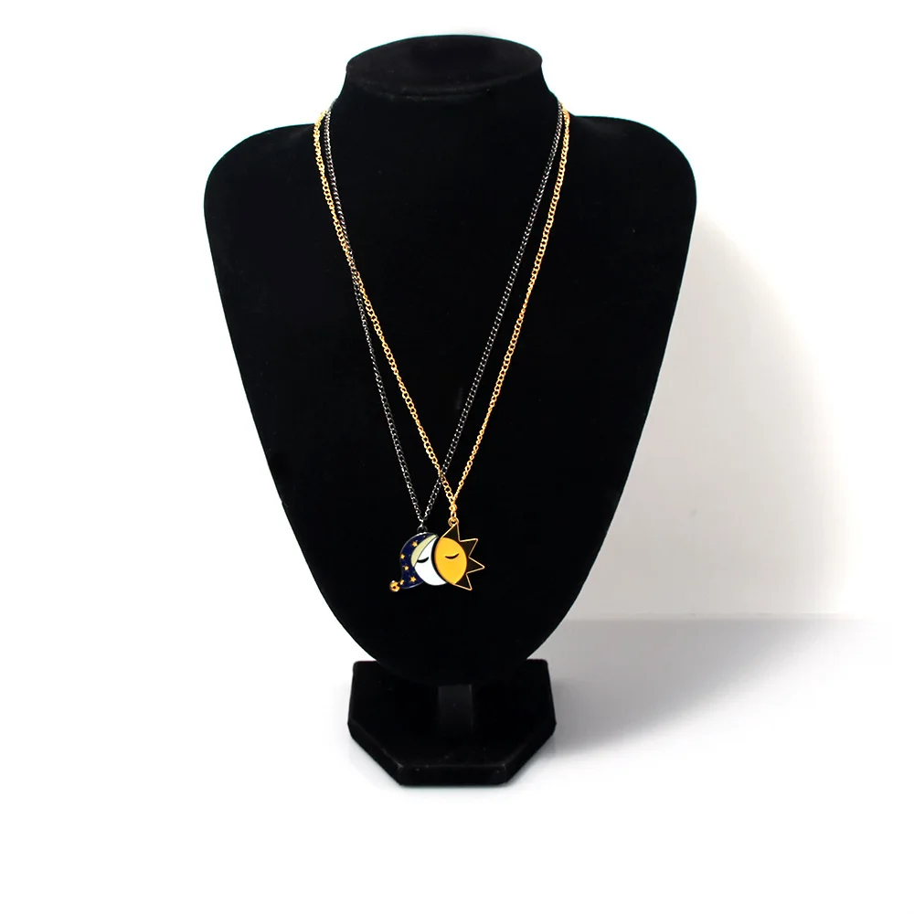 Cartoon Film Thema Halskette Schmuck niedlichen schlafenden Mond glänzende Sonne Spleißen Emaille Anhänger Paar Halsketten Geschenk für Liebhaber