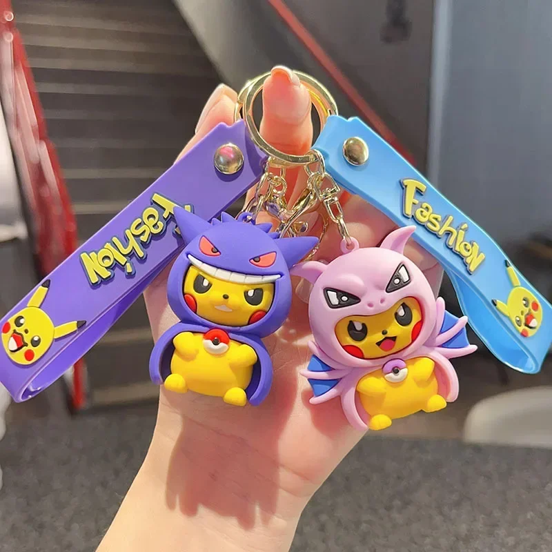 Nuevo lindo llavero de Pokemon Pikachu monstruos en disfraz llavero colgante de alta calidad accesorios juguete de dibujos animados pequeño regalo