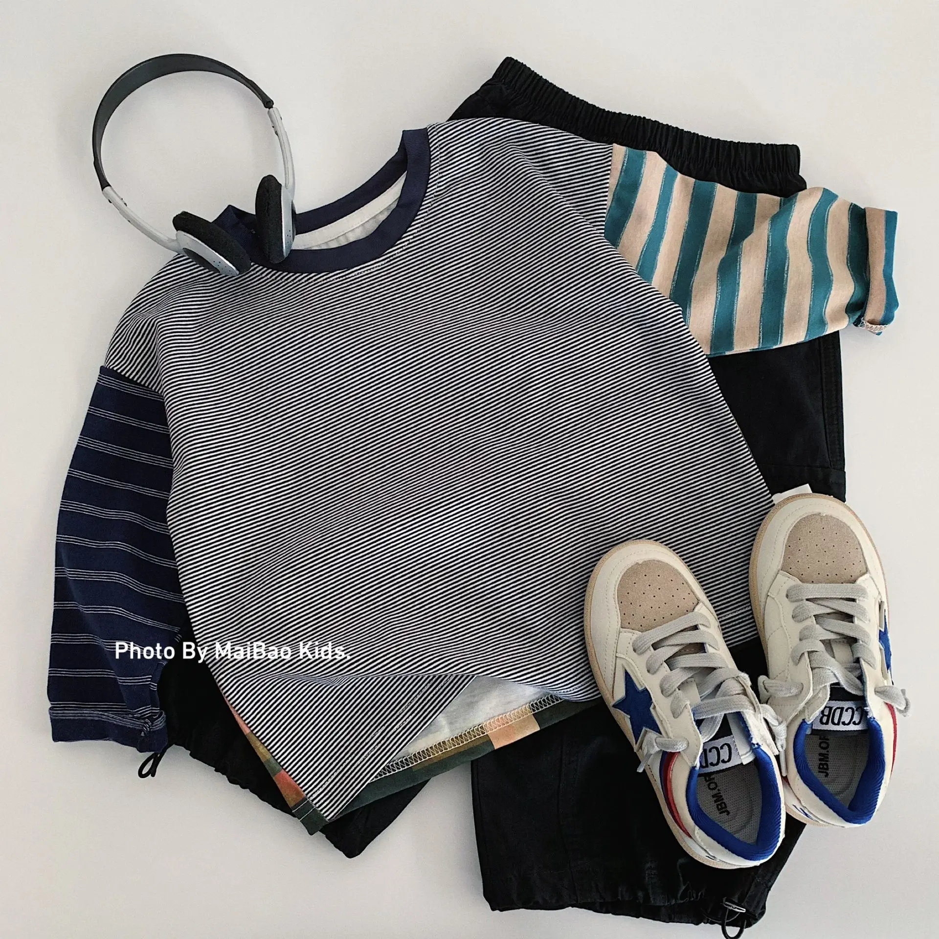Autumn New Boys Personalized and Versatile Long Sleeved T Shirt 2026 Children Clothing Boys Fashionable Striped Design Pullover