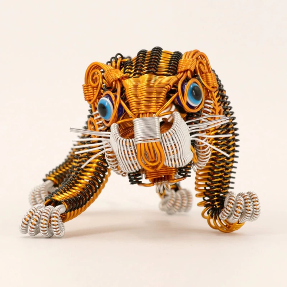 Handwoven 3D Tiger-shaped Metal Aluminium Wire X Ornament Zodiac Animal Craft Model Home Office Desktop Decoration Gift