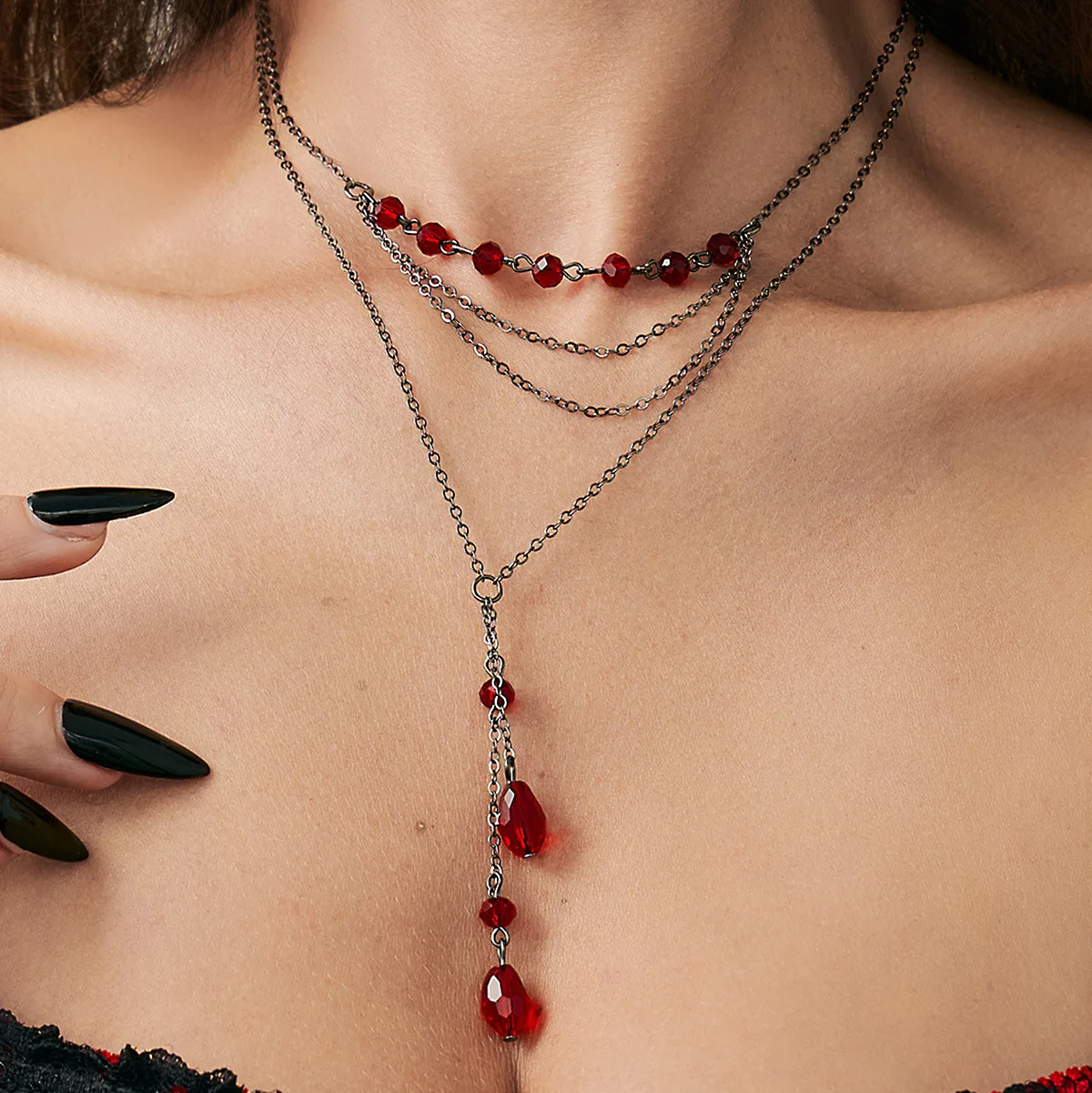Retro Gothic Teardrop Pendant Necklace with Drip Tassel and Fine Chain Choker for Women Stylish Black Tone Accessory