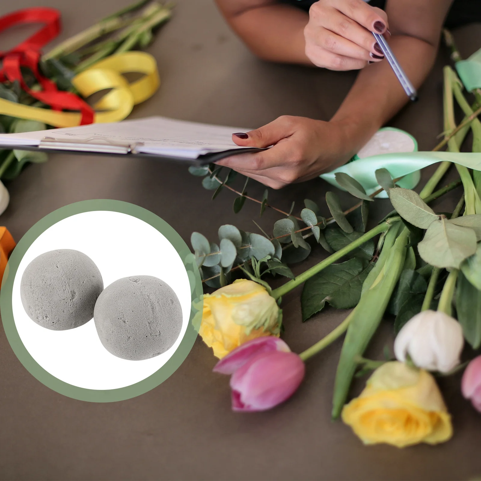 

2pcs Floral Arrangement Ball Spherical Base Water Absorb Flower Mud For Florist Block Dried Flower Display Garden Supplies Tool