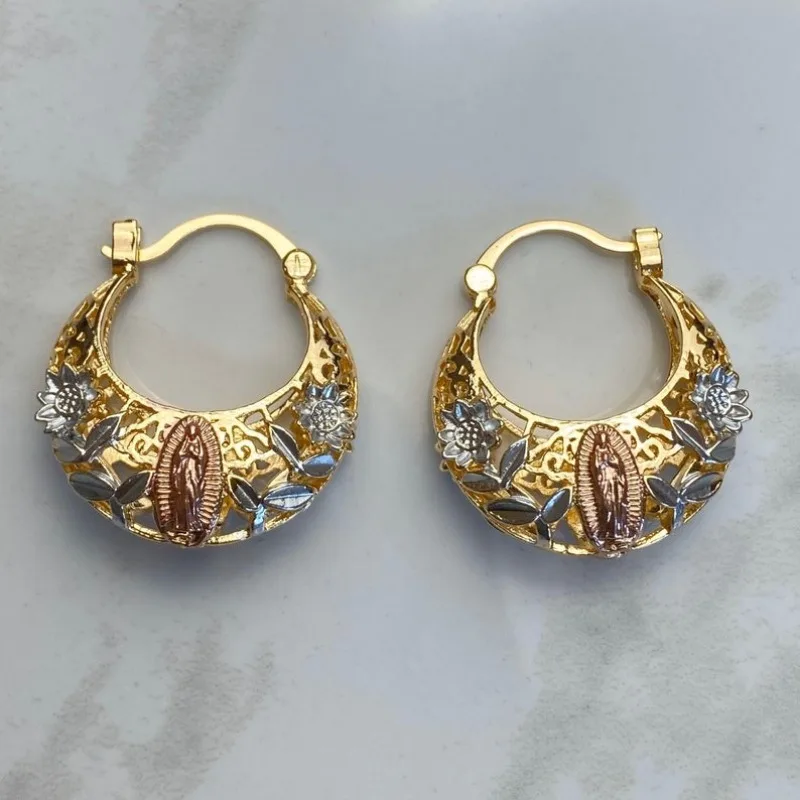 Elegante, mit Blumenmuster geschnitzte, hohle Creolen, exquisites Accessoire für Damen, Modeschmuck, geeignet für den Alltag, Feiertage und Partys