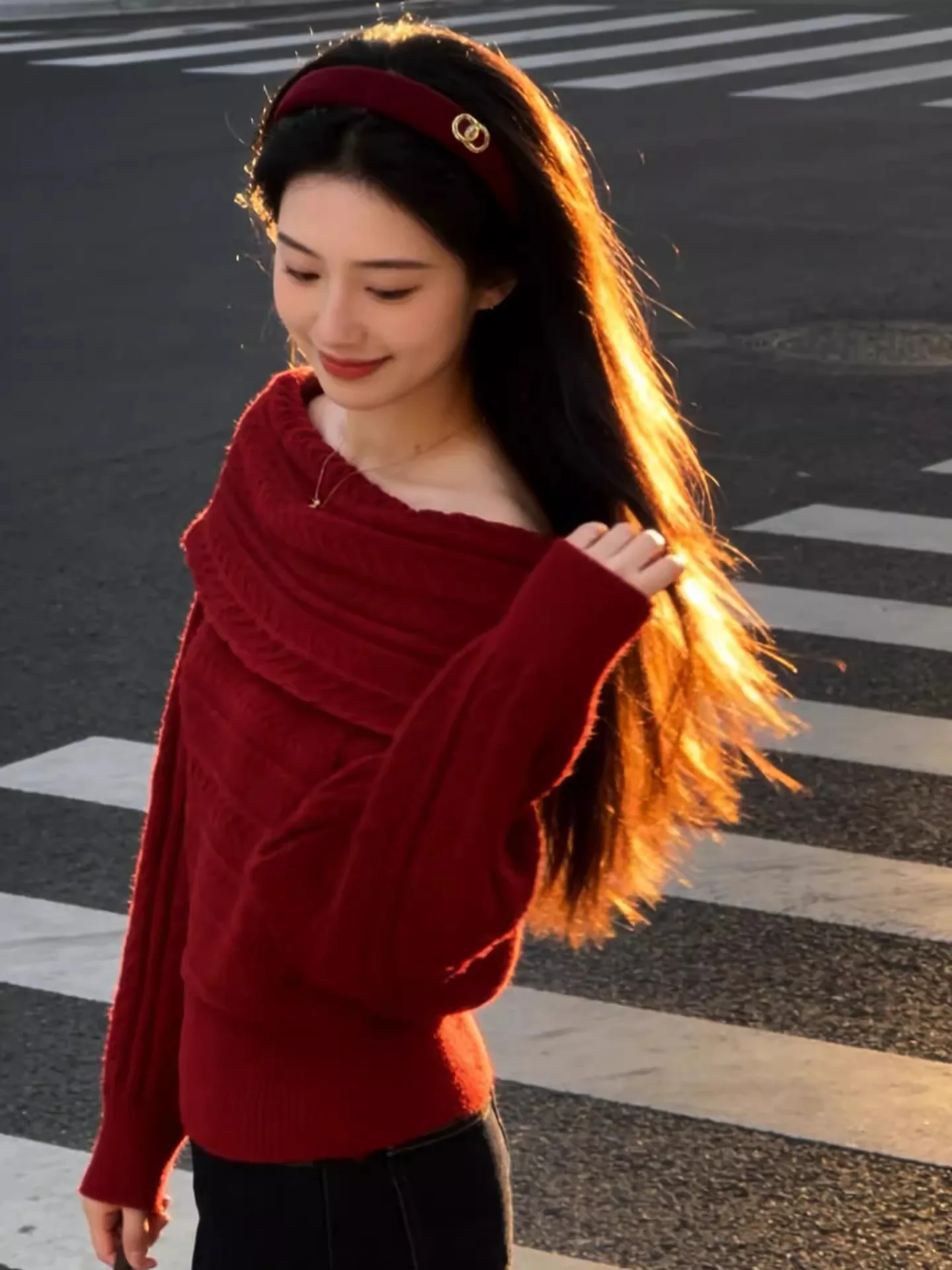 Christmas New Year Wine Red One Shoulder Knitted Sweater Women's Autumn Winter Lazy Style High Fashion Bared Shoulder Top