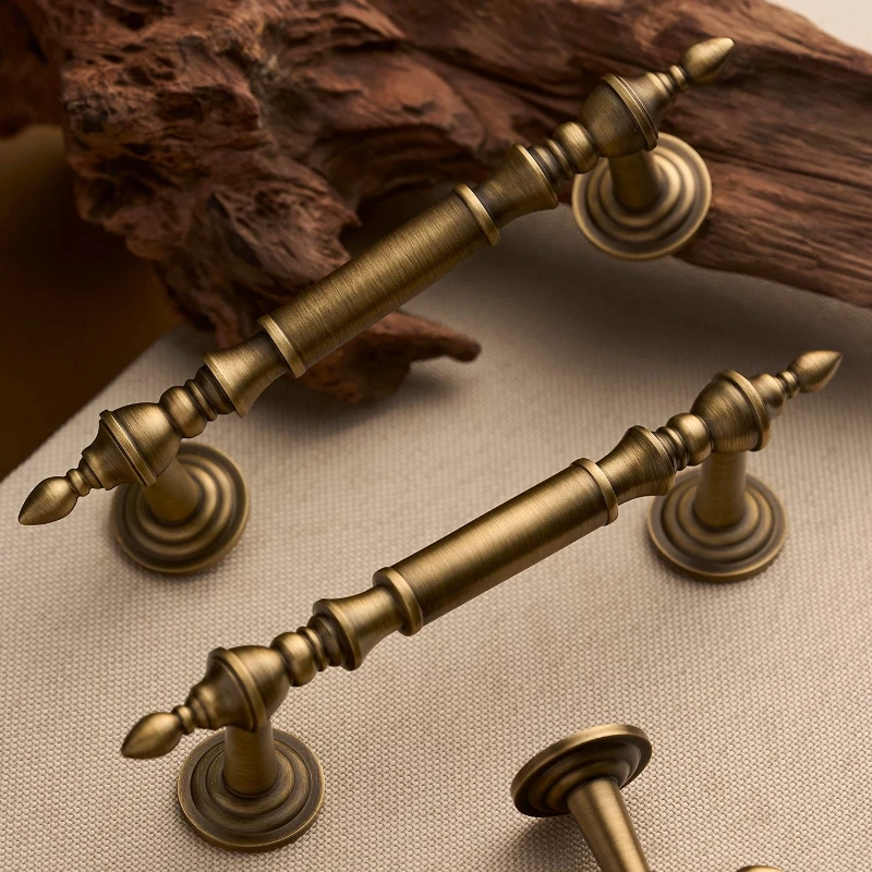 

Antique Brass Kitchen Cabinet Handle European Style Vintage Luxury Bronze Pull Furniture Wardrobe Kitchen Drawer Furniture Knob
