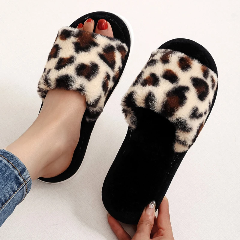 

Домашние тапочки с леопардовым принтом и открытым носком, женские легкие домашние плюшевые шлепанцы на плоской подошве, женские теплые хлопковые тапочки для спальни