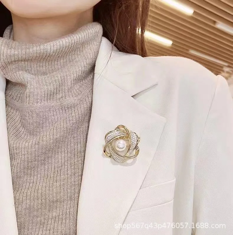 Flower brooch multi-purpose corner knot  women's anti-skid buckle t-shirt hem buckle ring silk scarf buckle waist artifact