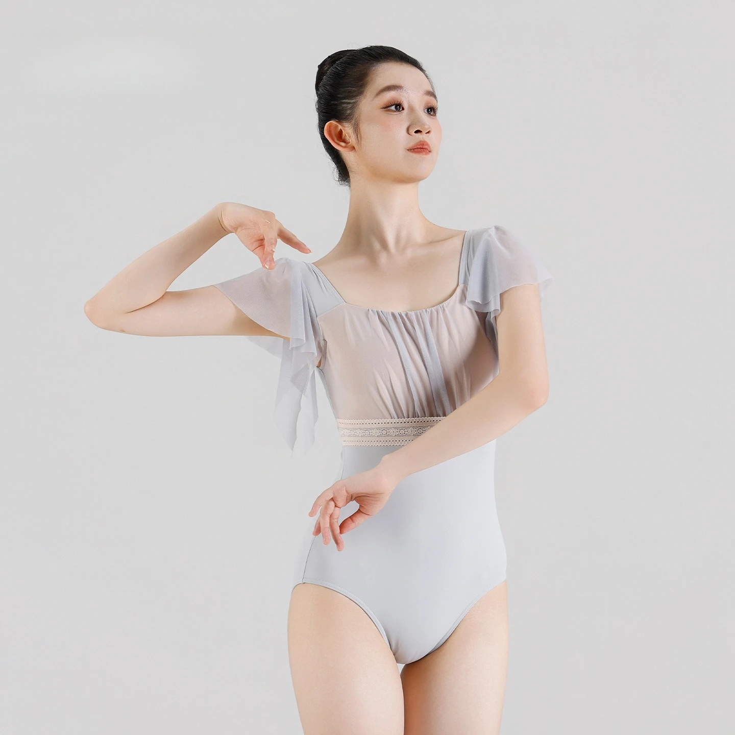 女性用バレエレオタード、メッシュの不規則な袖付き、ダンス練習、美術試験、フィギュアスーツ、基礎トレーニング、体操ウェア