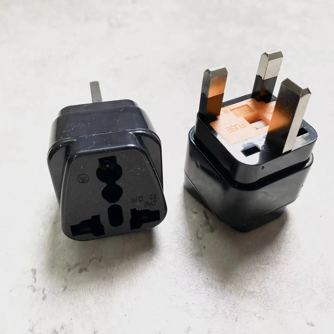 

UK Hong Kong Travel Adapter (Type G) Convert Universal AU/EU/UK To UK HongKong Power Plug With 13A Fuse