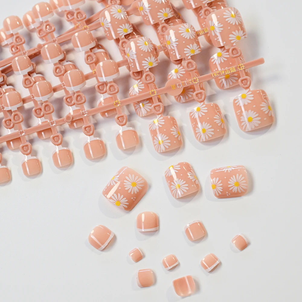 120Pcs Short Square Fake Toenails with Daisy Flower Design Full Cover French False Toe Nails Floral Wearable Press on Toenails