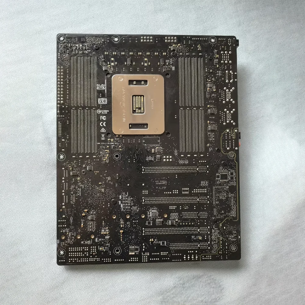 

Материнская плата 4-канальная WS X299 PRO