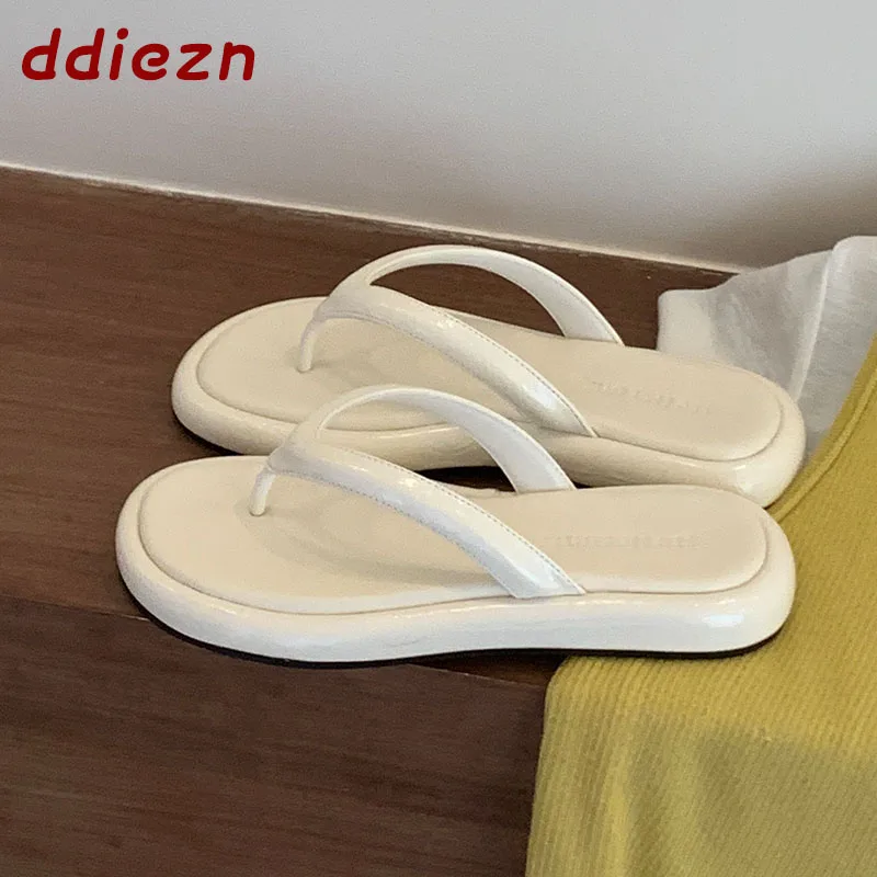 

Модные женские шлепанцы с круглым носком, дизайнерские летние пляжные сандалии, женская обувь на плоской подошве, тапочки