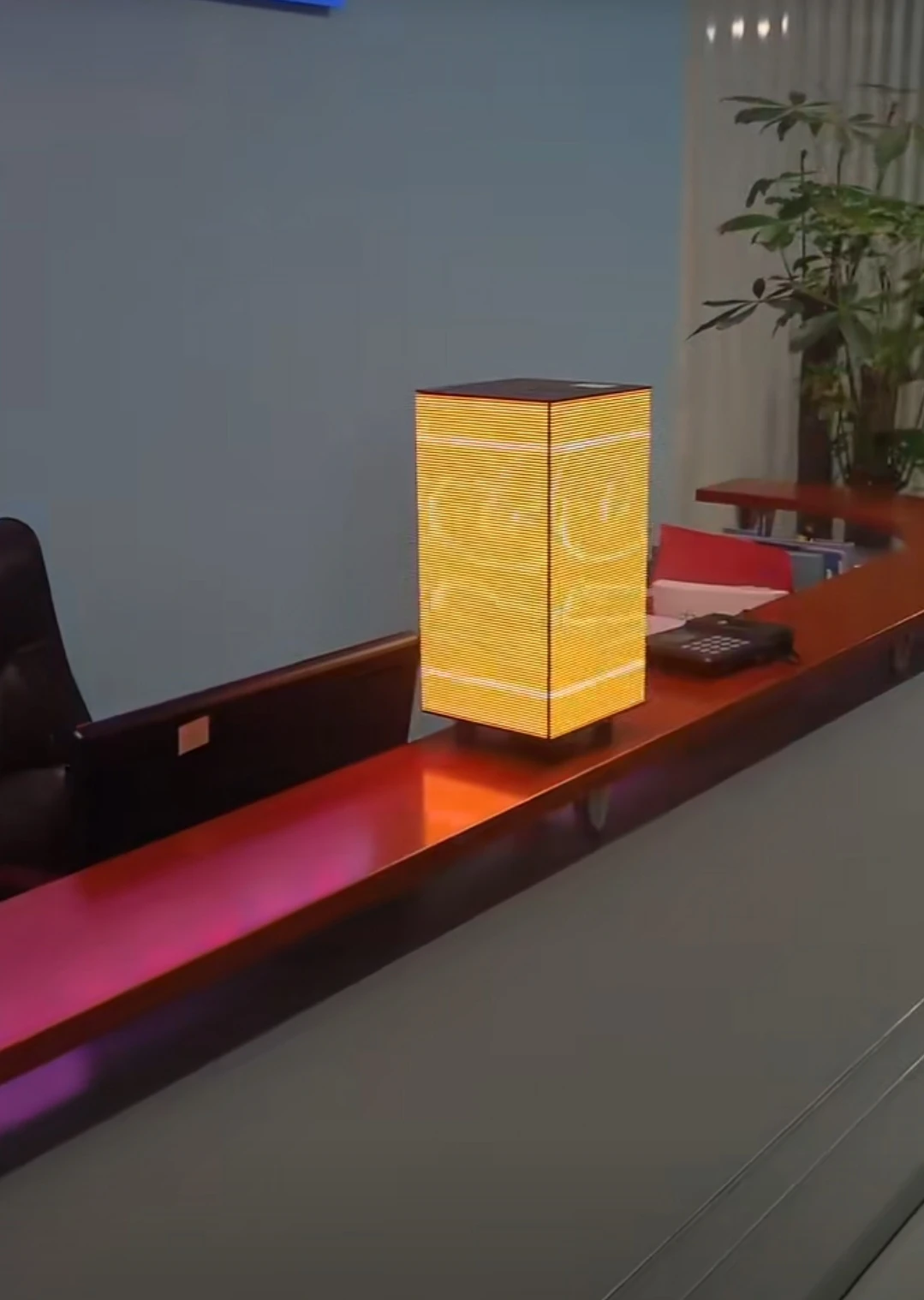 شاشة LED داخلية P1.86 للإعلان مكعب سحري صغير 960*160*160 مللي متر تحكم واي فاي تخصيص 3840 هرتز مشغل صوت فيديو