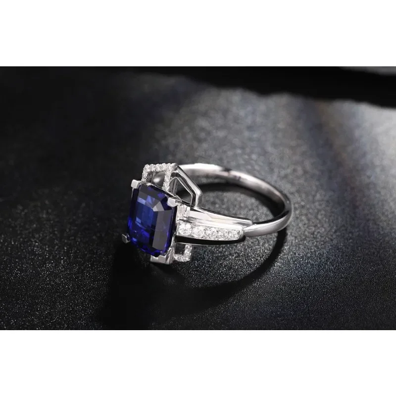 Ruihe New Luxury Emerald Cut 18k Gold 4.46ct Lab Grown Sapphire Simulated Diamond for Women Daily Office Jewelry Custom Ring