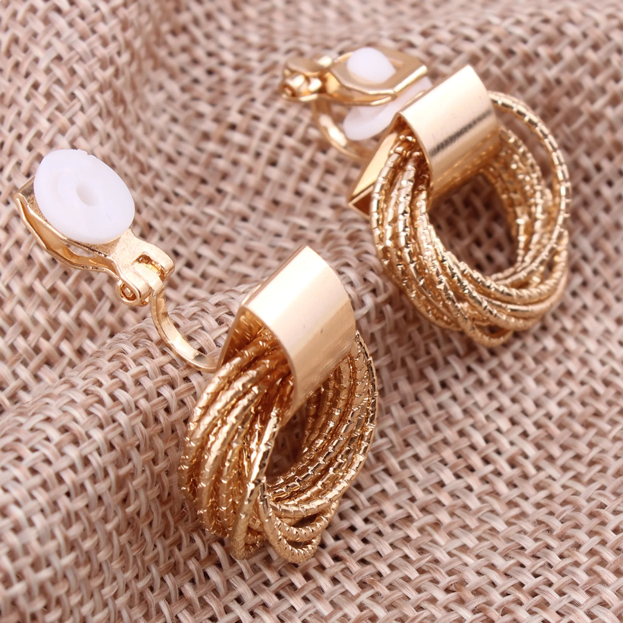 GRACE JUN Hot Sale Metal Clip on Earrings No Pierced for Women Party Birthday Luxury Geometric Cuff Earrings No Ear Hole Earring