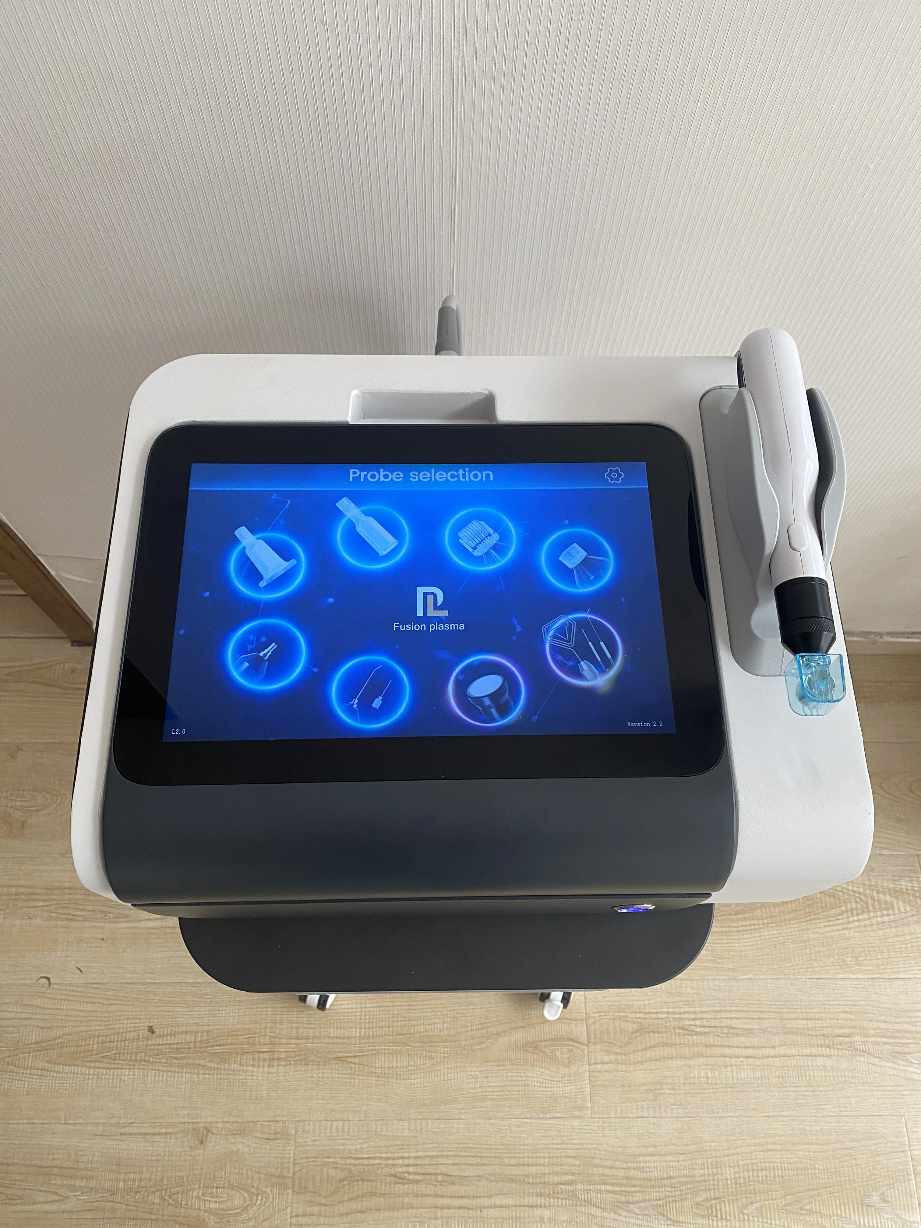 เครื่องพลาสม่า Fusional 8 เครื่องพลาสม่าเย็น อุปกรณ์บํารุงผิวหน้า พลาสม่าเย็น Onychomykose โค้งเย็น