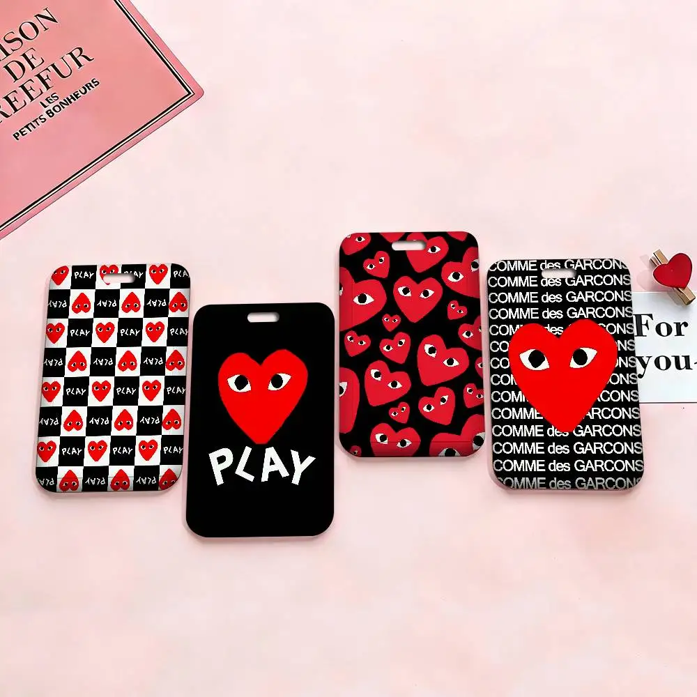 Luxury Play Red Heart C-CDG Love 1 Conjunto: Estojo para Cartão de Permissão de Trabalho, Porta-Cartão de Identificação para Exposição, Cordão e Capa para Cartão de Trabalho com Alça de Pescoço