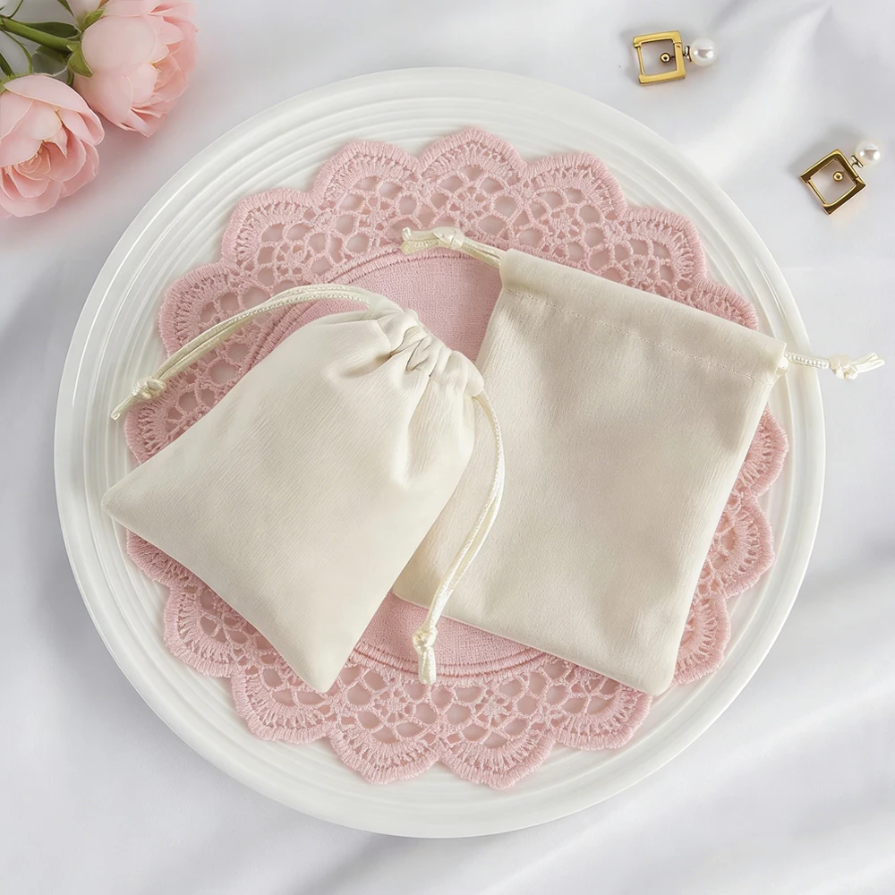 

5pcs Beige Jewelry Velvet Bag Suede Drawstring Pouch Gift Display Packing Sachet for Makeup Candy Storage Display Festival Sack