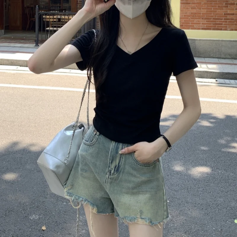 V-neck Korean Fashion T-shirts Women Y2K Slim Kpop Crop Tops Vintage Sexy Cute Tees Shirts Cheap Clothes Woman Black Tshirts