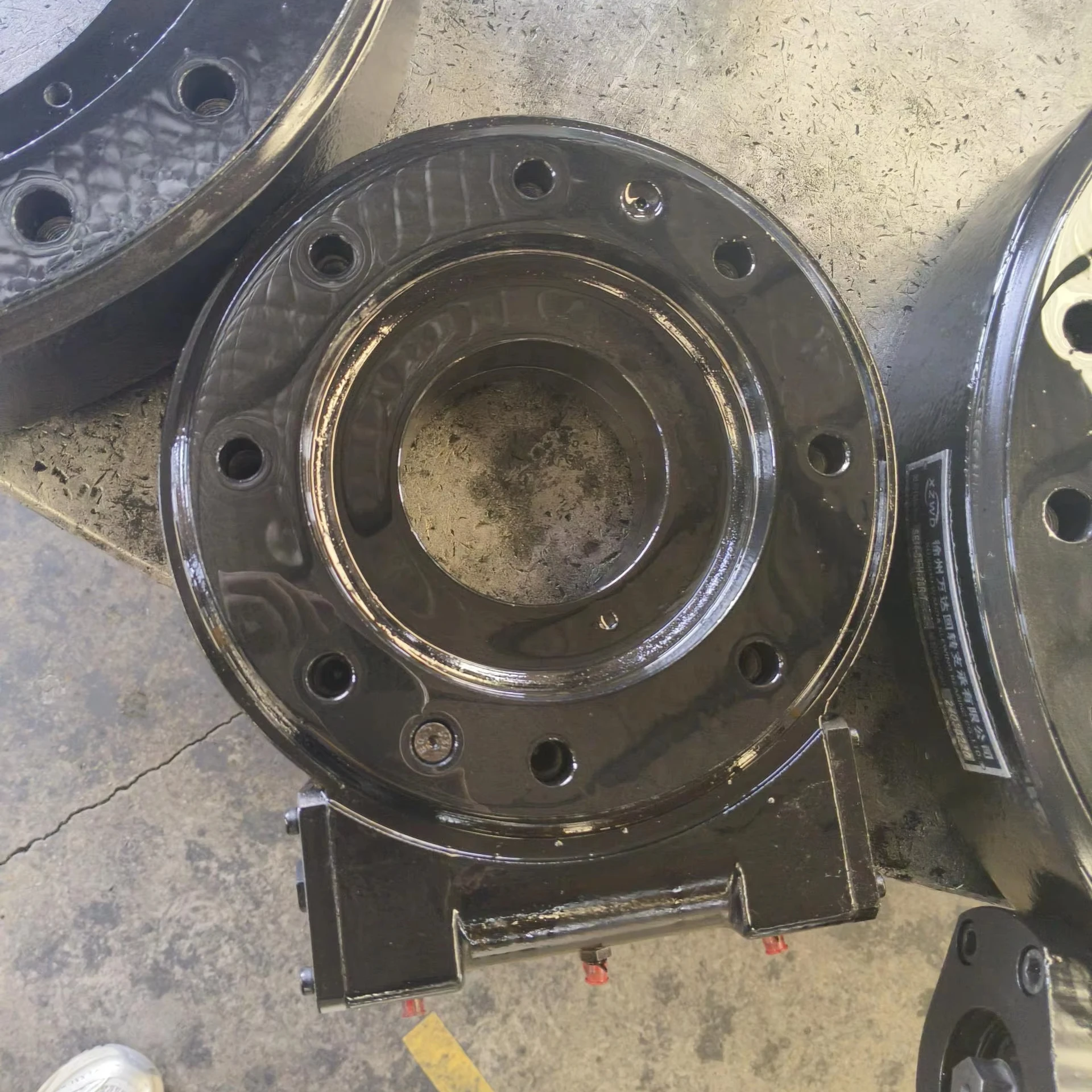 

7 Inch Single Axis Slewing Bearings Enclosed Housing Worm Gear Drive with 24V DC Motor