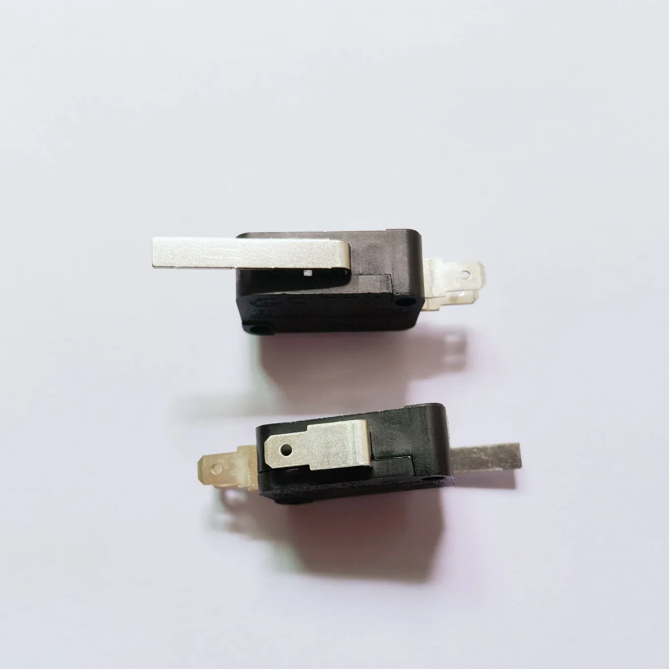 

Original new 100% VMN-15A micro switch stroke switch VMN-15H-02D0-B-Z 15A 250VAC