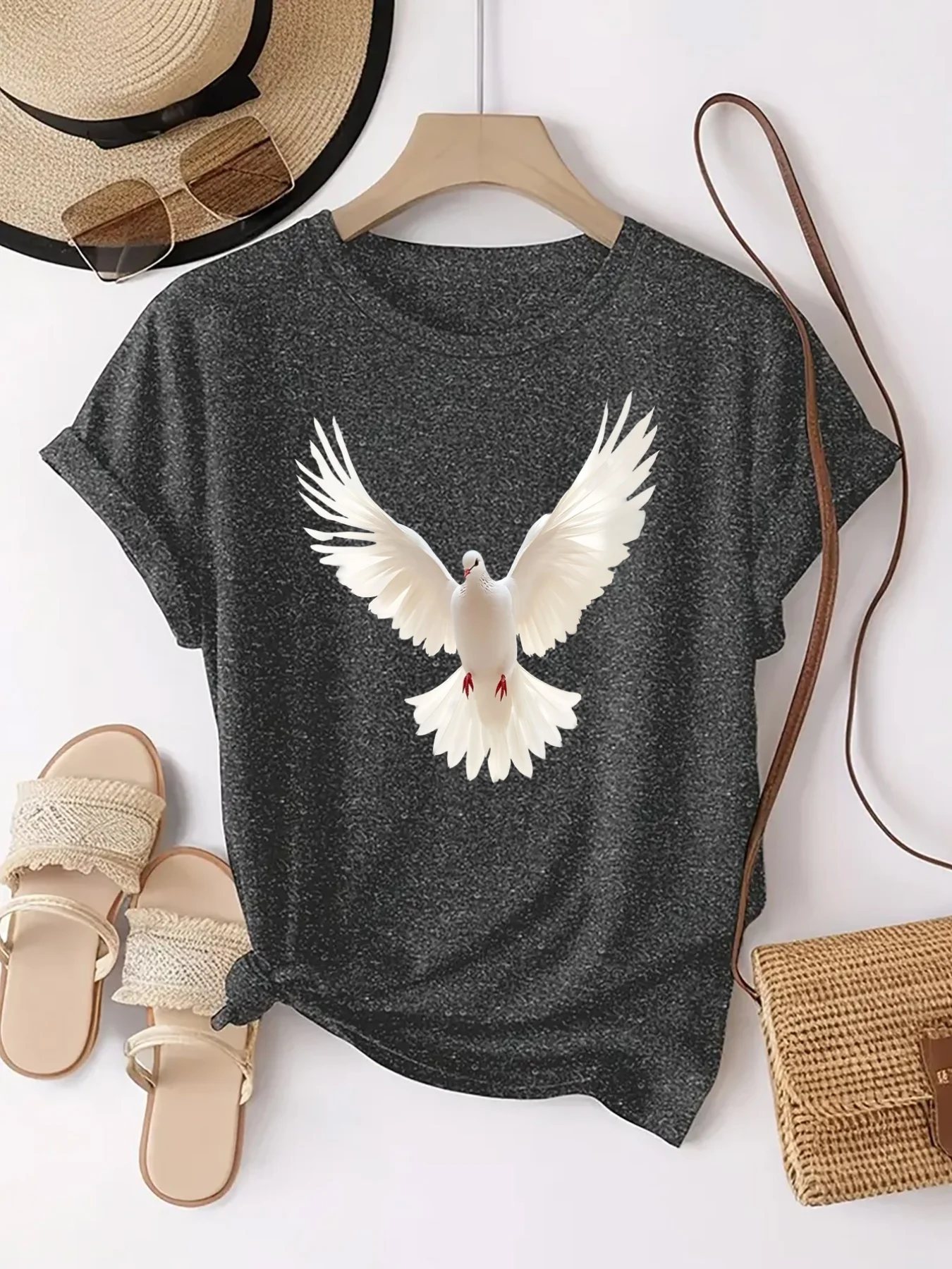 Peace Dove Spreads Its Wings and Flies, Symbolizing Freedom and Hope. Printed Daily Round Neck Fashionable T-shirt Women's Top
