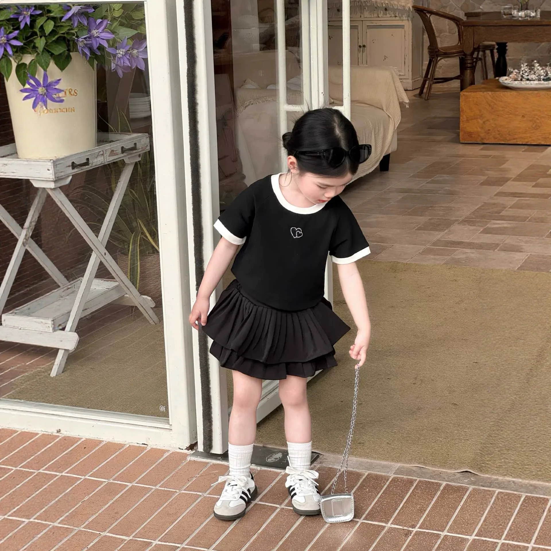 Girl Back Heart-shaped Hollow Black Short Heart-shaped Bright Diamond T-shirt 2026 Summer New Versatile T-shirt