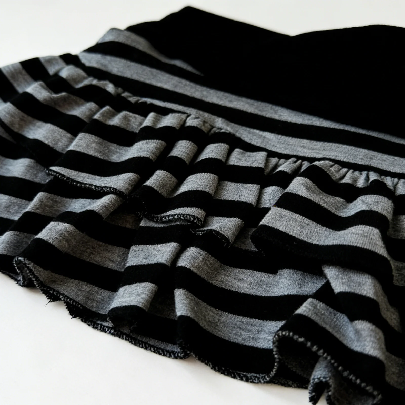 Pasiasta, seksowna, pikantna spódnica mini z niskim stanem, modna, codzienna, wyszczuplająca, modna spódnica na rok 2025.