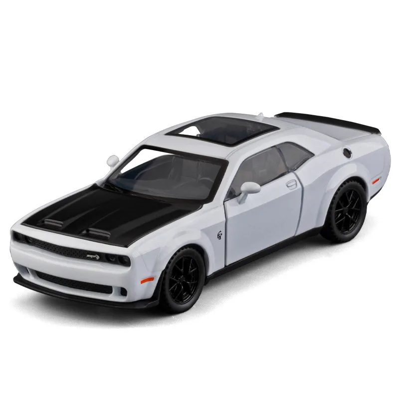 

1:32 Hellcat Simulation Alloy Sports Car Model Sound and Light Pull Back Toy Car Ornament