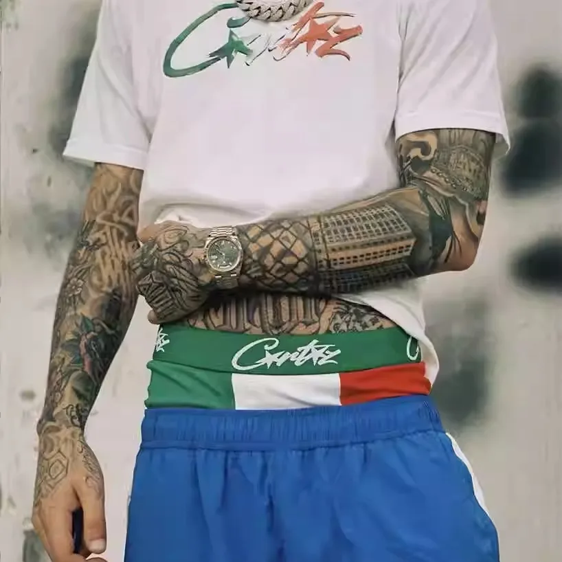 

Футболка оверсайз с принтом Basic Letter Print от Devil Island Brand, свободного кроя, для повседневной носки, летняя, в уличном стиле