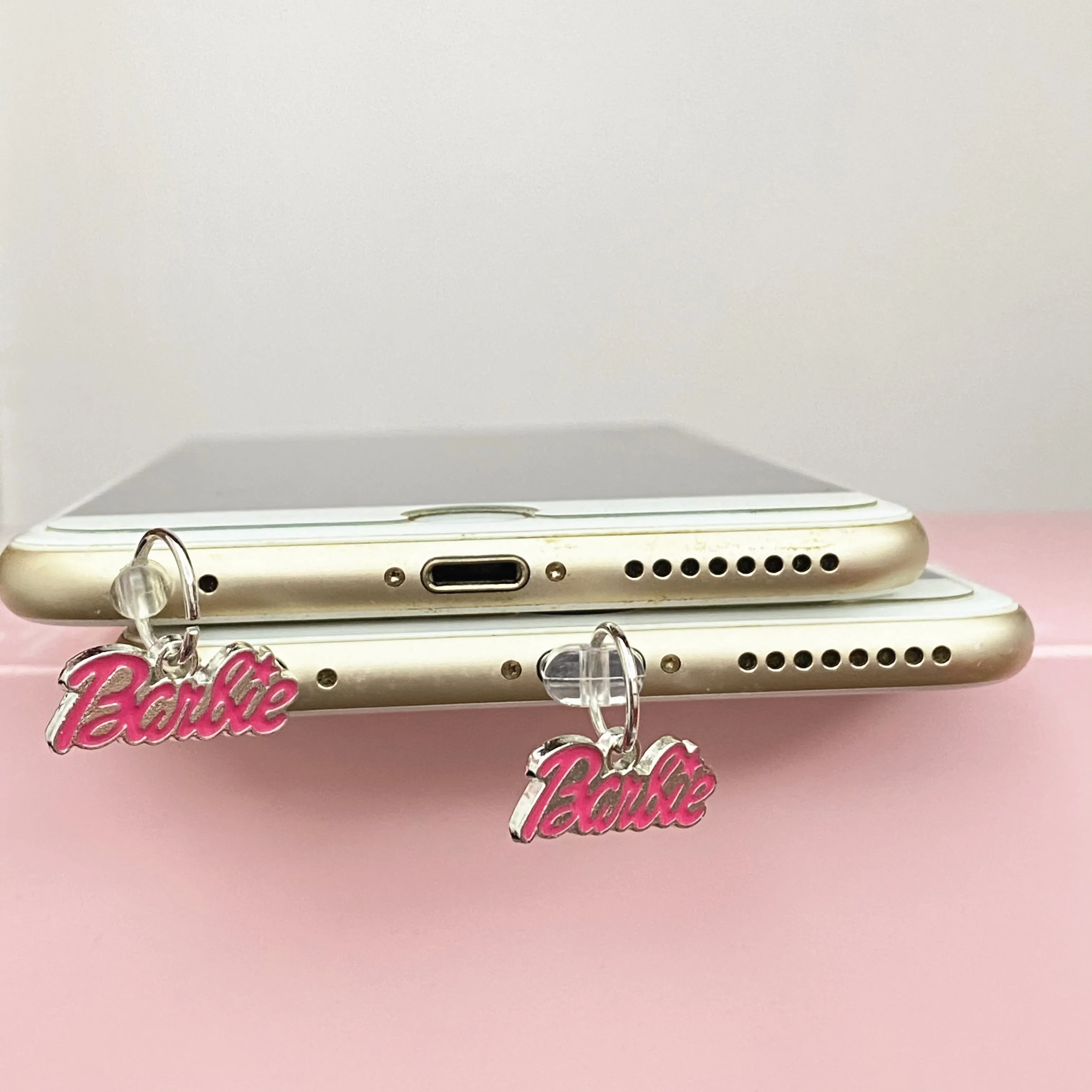 MINISO Barbie metalowa wtyczka przeciwpyłowa do telefonu iPhone Samsung Huawei Xiaomi typu C Android ładująca ochraniacze portów