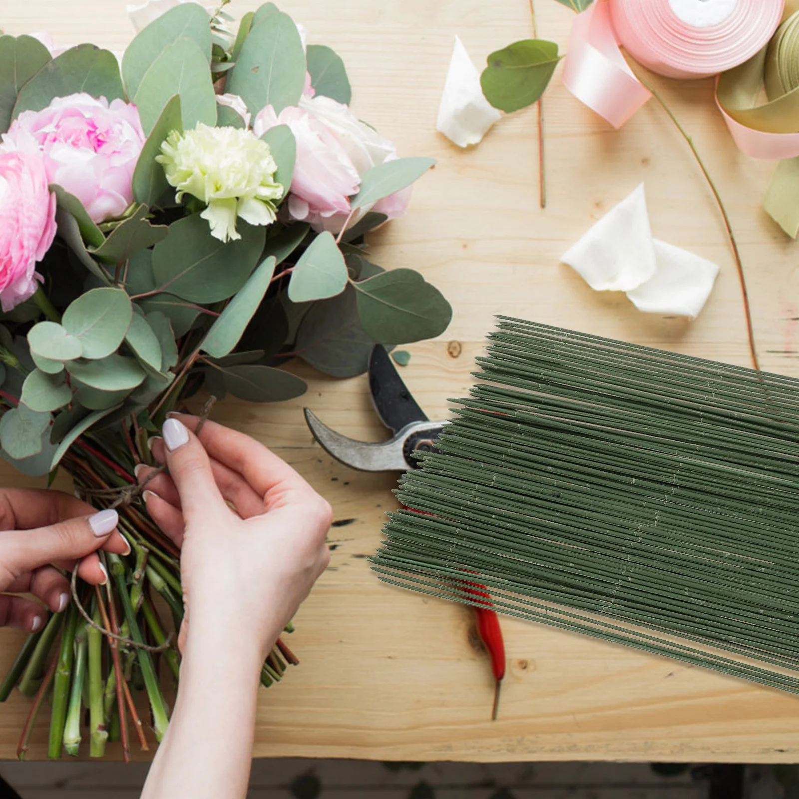 100本 グリーンフローラルロッド 軽量アイアンフラワーステム 結婚式 パーティー ガーデン DIYブーケアレンジメントサポート デコレーションステム