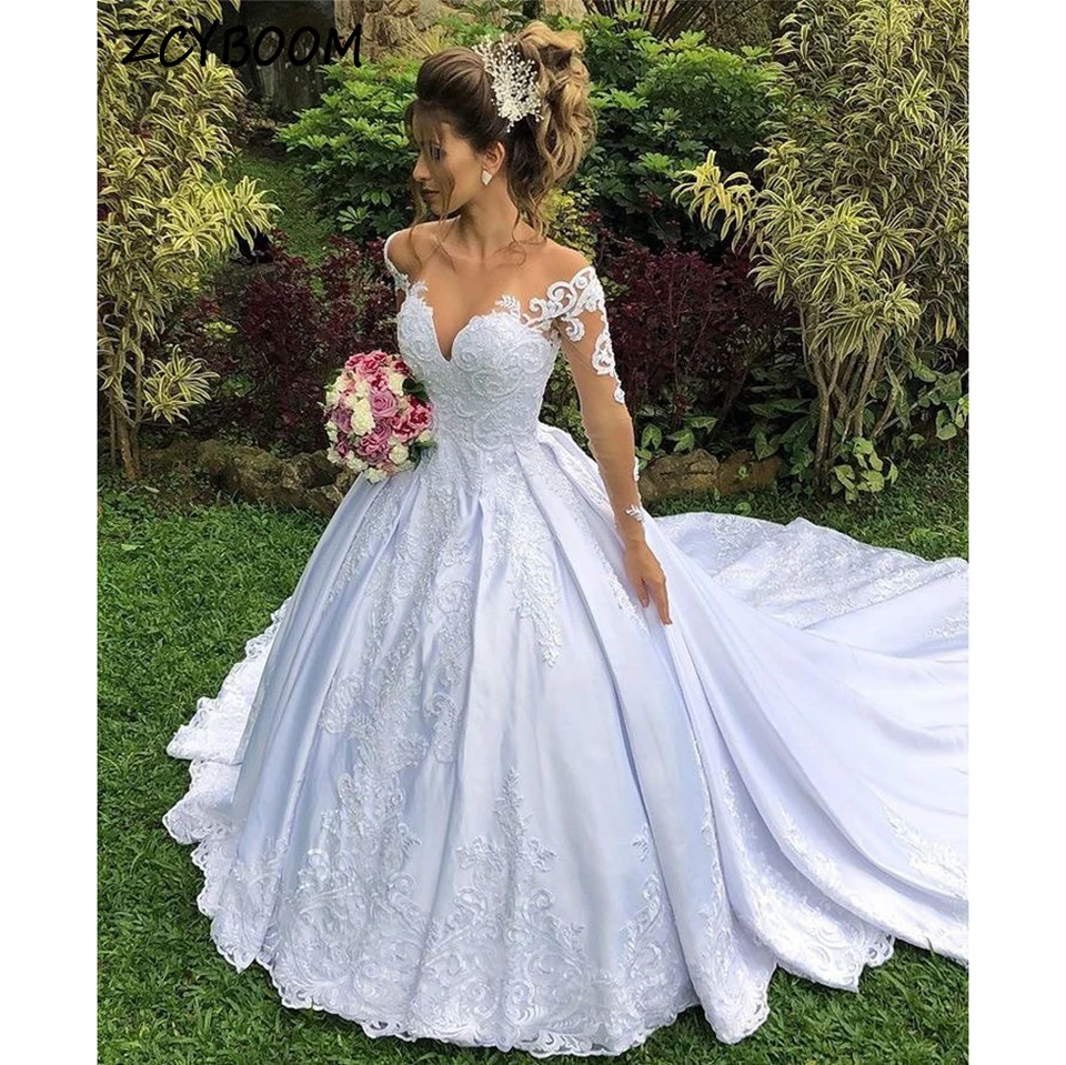 Abito da sposa personalizzato con scollo a V in pizzo con apertura sul retro e spalle scoperte 2024 Abito da sposa a-line con lunghezza al pavimento e strascico