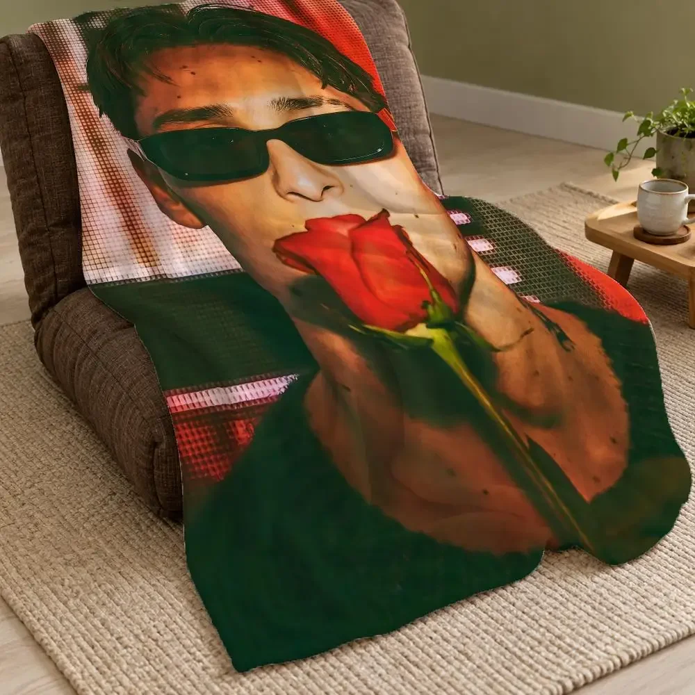 Singer Peso Pluma Throw Double Sided Flannel Throw Blanket Soft Warm Washable Home Decor