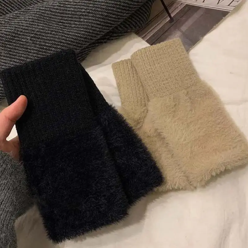 Knitted Fingerless Gloves Made of Faux Mink Fleece For Women's Winter Comfort
