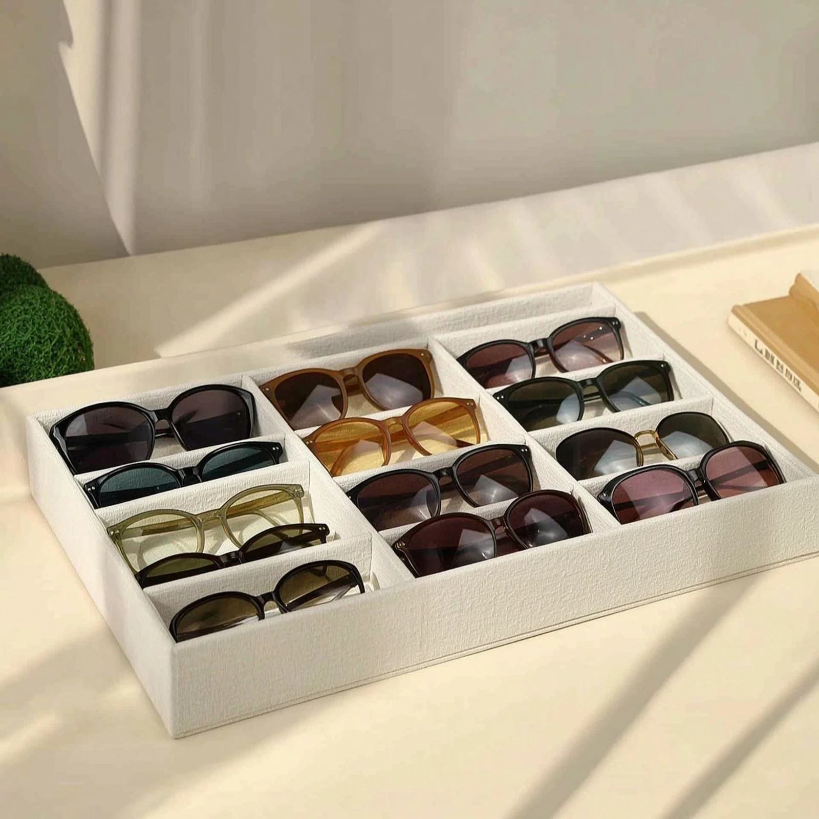 Glasses Display Tray with 15 Compartments Linen-Textured Eyewear Display Tray Open-Top Slim-Profile for Retailers, Vanity Tables