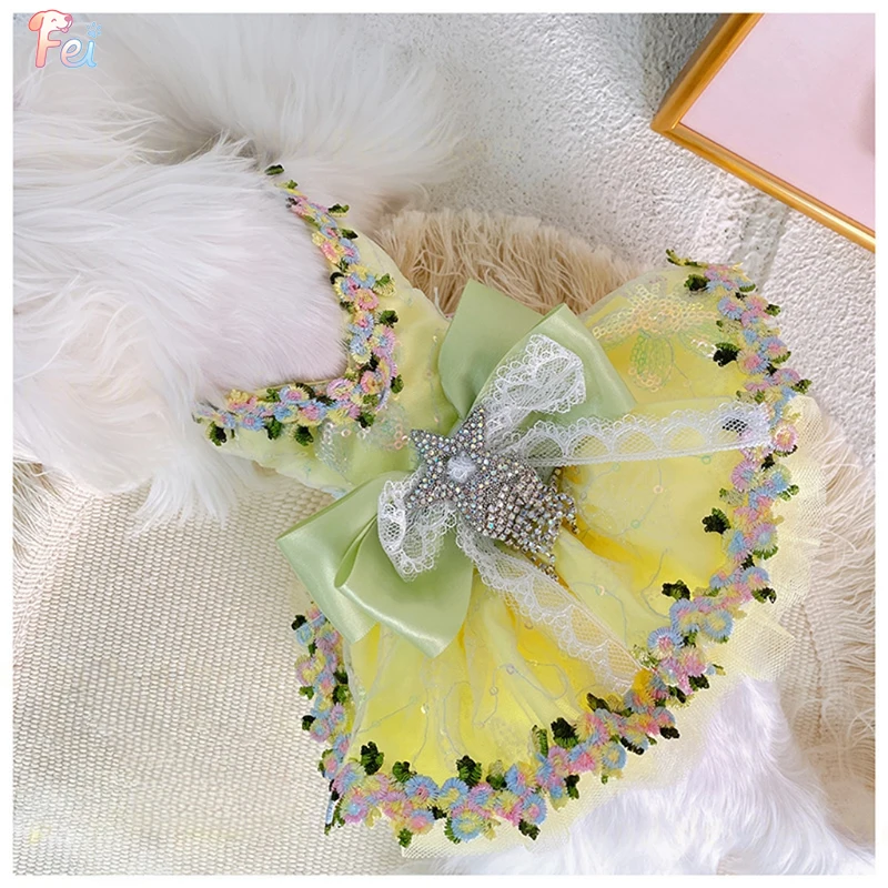 

Stylish Yellow Pet Dog Princess Dress, Handmade Floral Bow Outfit for Small Dogs, Premium Apparel for Pet Events & Photoshoots