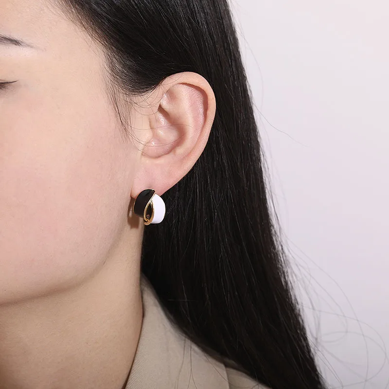 New Enamel Cross Stud Earrings for Women Korean Fashion Girls Cute Small Earrings Gradient Wrap Earrings unusual earrings image 2