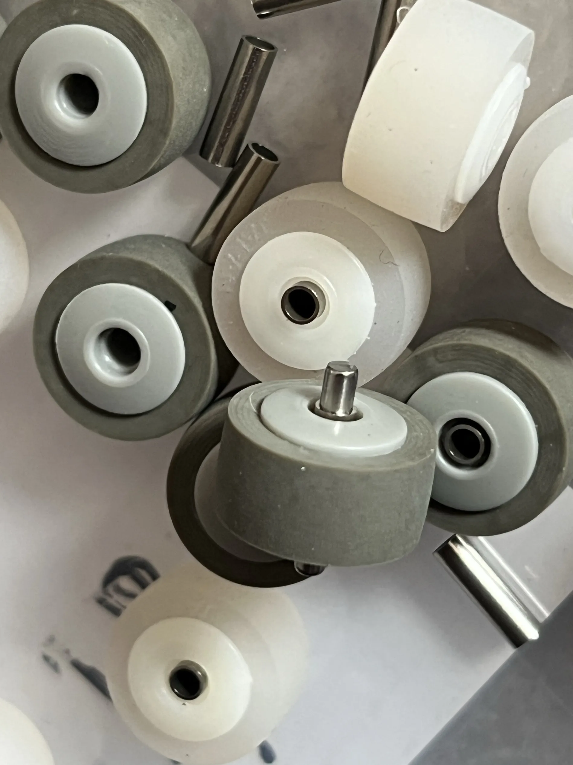 tape recorder, universal pressure pulley, outer diameter 13, add casing to change the inner hole 2.0mm without adding 2.5mm.